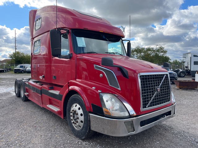 2005 Volvo VNL 6x4 T/A Sleeper Truck Tractor