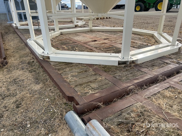 8 ft x 40 ft Rig Mat Varios. Industrial | Ritchie Bros. Auctioneers