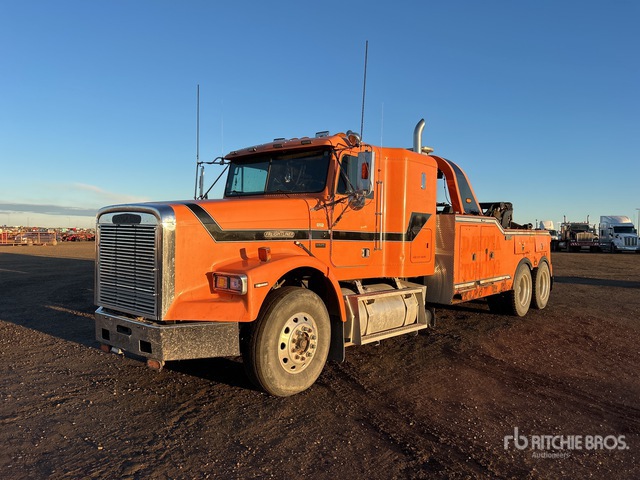 1991 Freightliner FLD120SD Tow Truck for Sale in AB