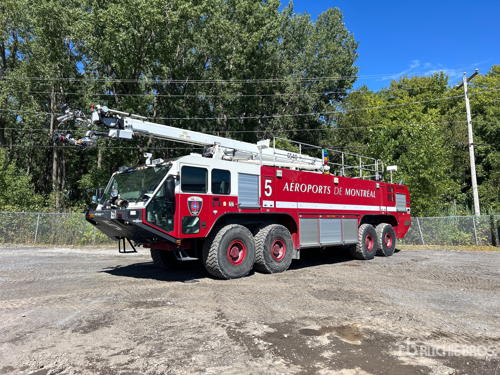 2008 Oshkosh Striker 8x8 Fire Truck