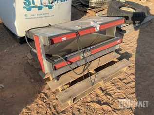 Surplus APW Wyott Racer DMXS-48S Heated Display Case in Red Rock ...