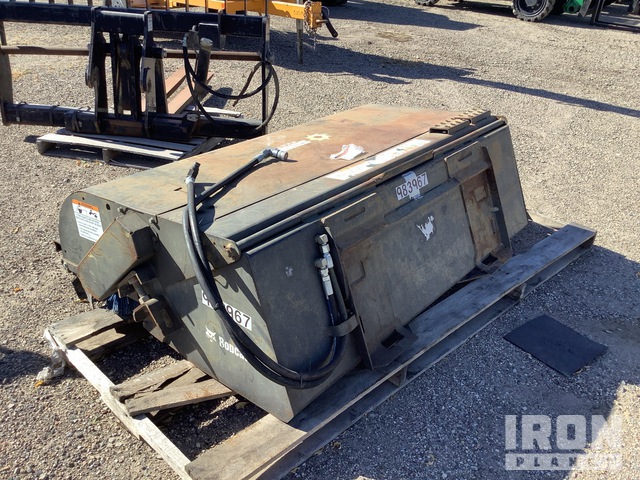 2017 Bobcat 72 Skid Steer Sweeper in Medford, Minnesota, United States ...