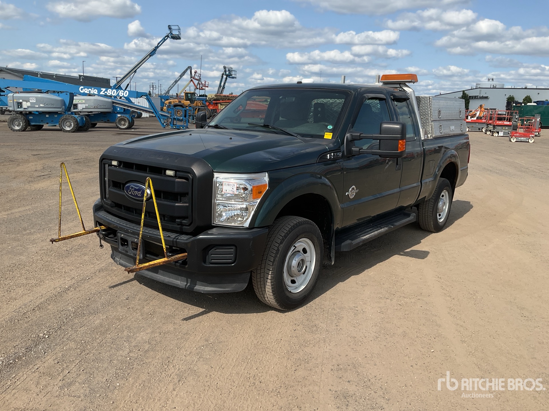 2012 Ford F-250 XL 4x4 Extended Cab بيك اب (Inoperable)
