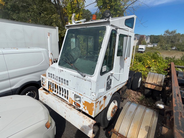 2000 (unverified) Ottawa Commando 30 4x2 Spotter Truck 2000 (unverified) Ottawa Commando 30 4x2 Spotter Truck