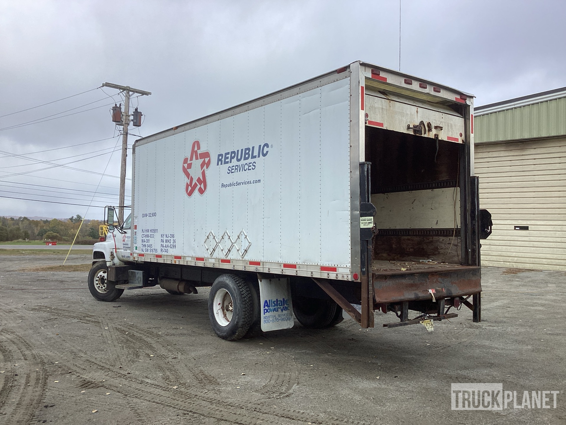 1995 GMC C7H042 4x2 Van Truck in Skowhegan, Maine, United