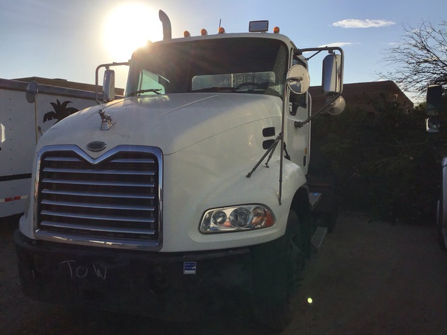 2006 Mack CXN612 4x2 S/A Day Cab Truck Tractor