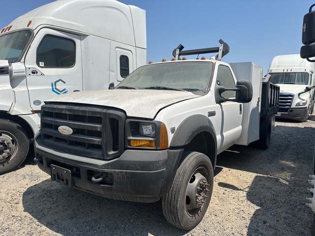 2007 Ford F-550 XL 4x2 Traffic Control Truck (Inoperable)