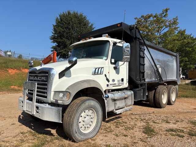 2013 Mack GU713 6x4 T/A Dump Truck 2013 Mack GU713 6x4 T/A Dump Truck