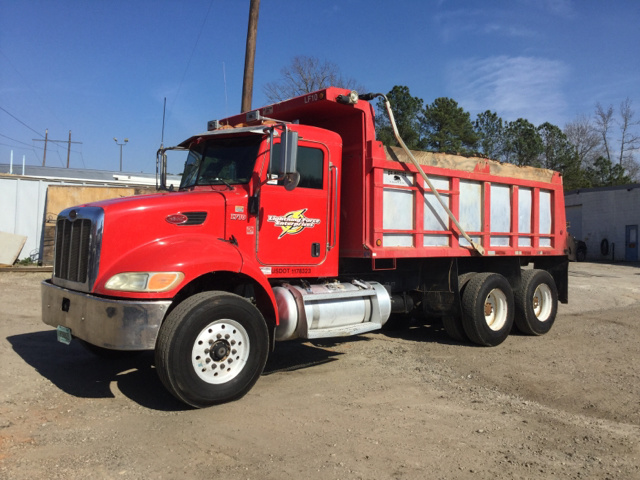 2006 Peterbilt 335 T/A Dump Truck 2006 Peterbilt 335 T/A Dump Truck