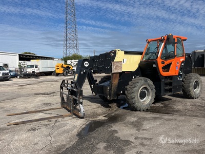 2022 JLG 1075 を見 Telehandler