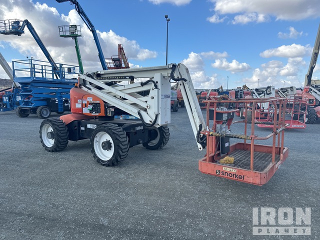 ＬＡＳＴ　ＬＩＶＥ 2014 Snorkel A46JRT 4WD Diesel Articulating Boom Lift in