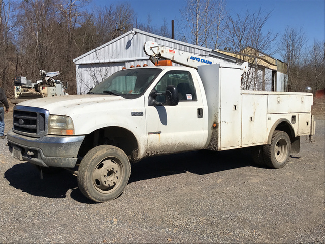 2000 Ford F-550 XL Super Duty Service Truck w/ Crane 2000 Ford F-550 XL Super Duty Service Truck w/ Crane