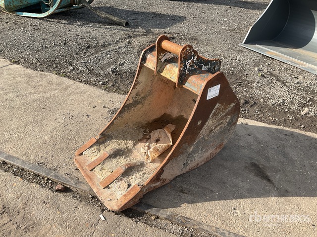 Geith 590 mm Digging Excavator Bucket | Ritchie Bros. Auctioneers