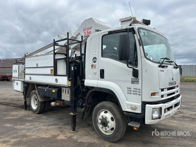 2014 Nifty Lift 13 m on 2014 Isuzu FSS 550 4x4 Bucket Truck
