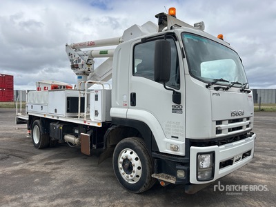 2015 Isuzu FTR 900 4x2 w/ 2016 Altec TA45S 13 m Bucket Truck