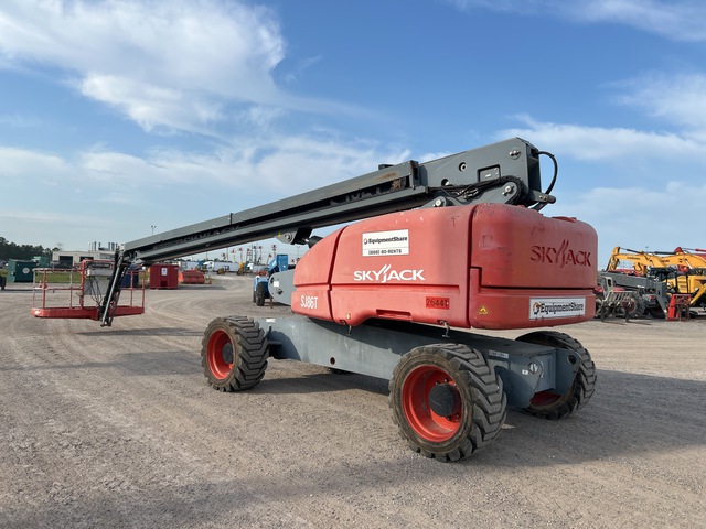 ELEVADOR TELESCóPICO 2019 SKYJACK 4WD SJ86T