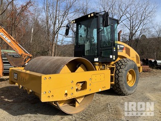 2015 Cat CS66B Smooth Drum Compactor in Cold Spring, New York, United ...