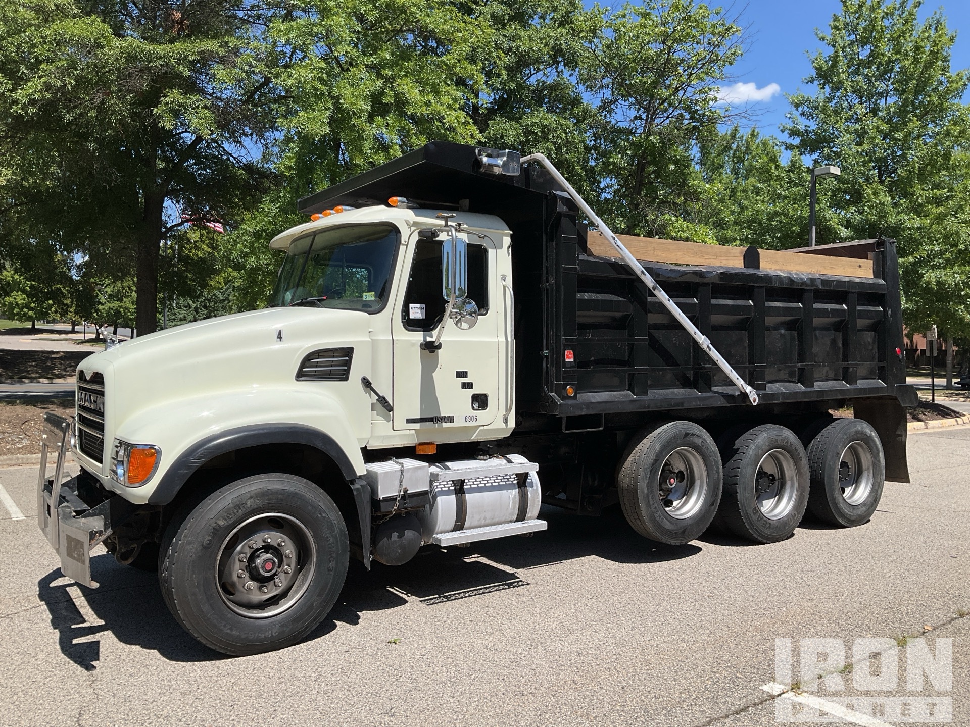 当時モノWIDE TRUCK 75 1-Family Since New: Prouse Transport's 1975 Dodge Bighorn Semi