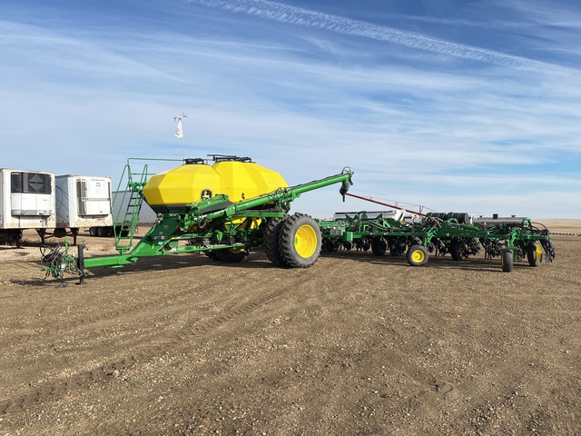 2010 John Deere 1870 56 ft Air Drill w/ 2010 John Deere 1910 Air Cart