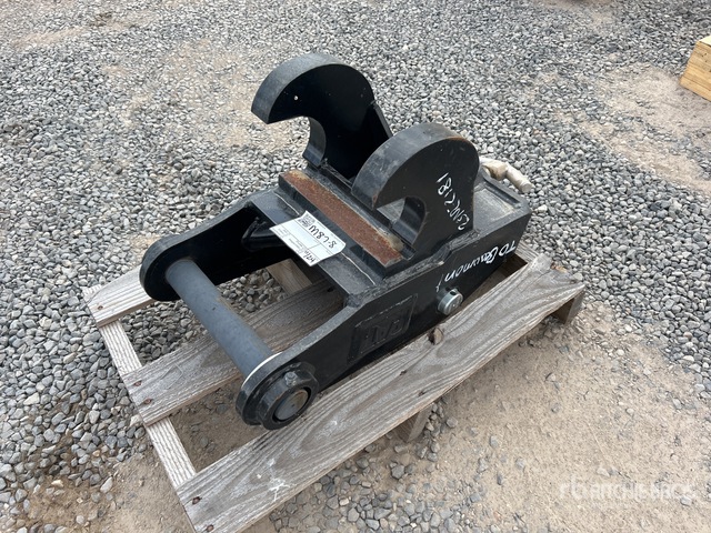 Cat Manual Quick Coupler (Unused) | Ritchie Bros. Auctioneers