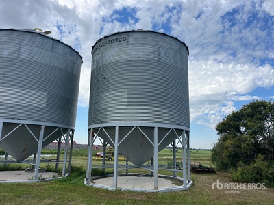 Westeel Rosco +/- 4500 bu 6 Ring Hopper Grain Bin