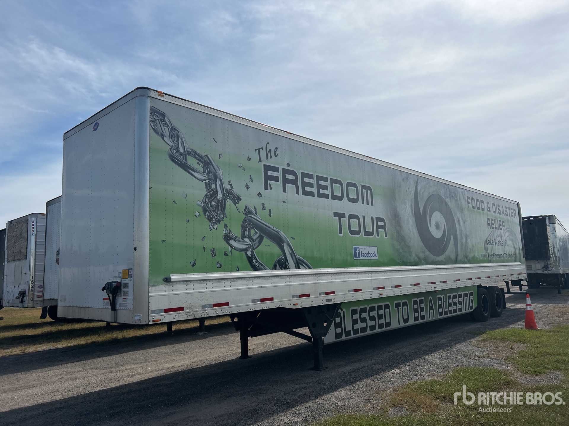 2023 Utility VS2DX 53 ft x 102 in T/A Van Trailer Ritchie Bros