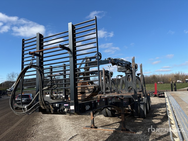 2017 Pitts 28 ft Tri/A Self-Loading Log Trailer | Ritchie Bros. Auctioneers