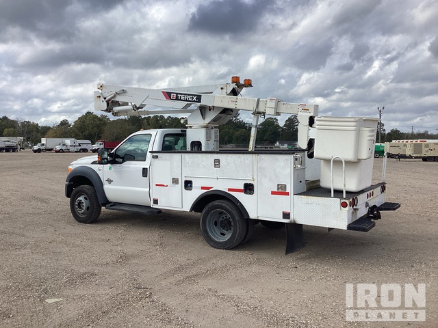 2016 Terex LT40 40 ft on 2016 Ford F-550 XL 4x4 Bucket Truck in
