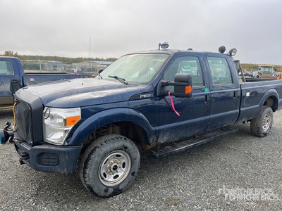 2015 Ford F-350 4x4 Crew Cab Pickup