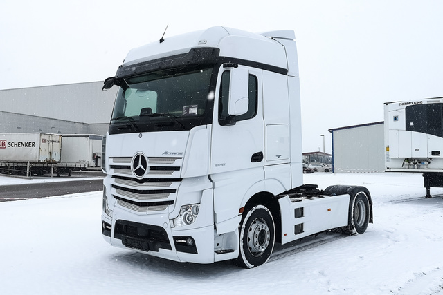 2017 Mercedes-Benz Actros 1848LS BigSpace 4x2 Sleeper Truck Tractor