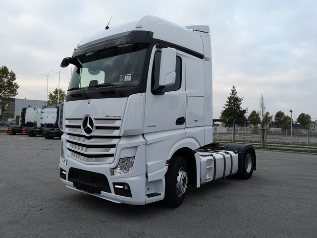 2017 Mercedes-Benz Actros 1848LS BigSpace 4x2 Sleeper Truck Tractor