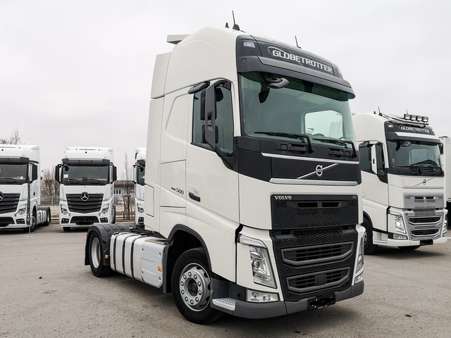 2017 Volvo FH13-500 XL Globetrotter 4x2 Sleeper Truck Tractor