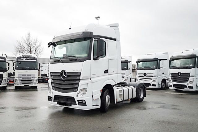 2016 Mercedes-Benz Actros 1845LS BigSpace 4x2 Sleeper Truck Tractor