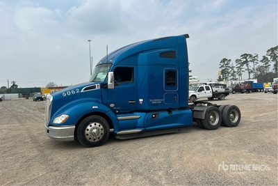 2019 Kenworth T680 6x4 T/A Sleeper Truck Tractor