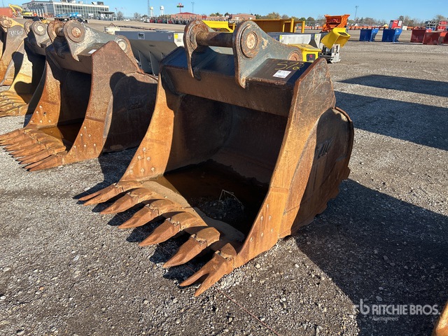 60 in Digging Excavator Bucket | Ritchie Bros. Auctioneers