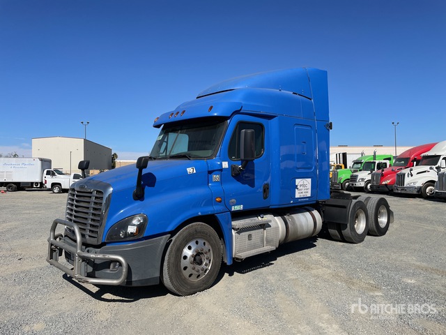 Freightliner Cascadia 2018 Bleu Camouflage 1:43 Hachette – Le ROI De La Route Américaine
