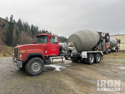 1991 Mack RD690S 8x4 ミキサートラック