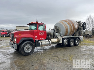 1991 Mack RD690S 10x4 Mixer Truck