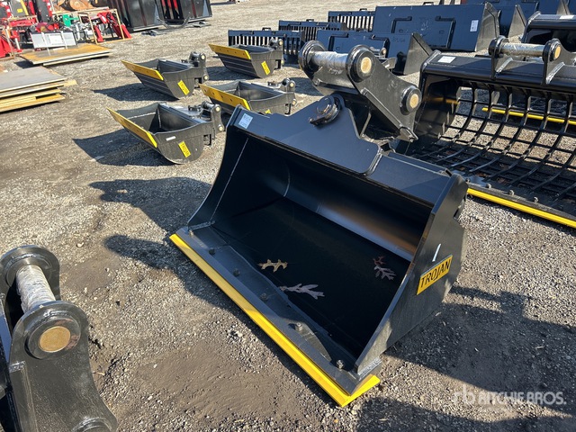 Trojan 120CL 60 in Tilting Excavator Bucket - Fits 65mm Cat 311/312/313 ...