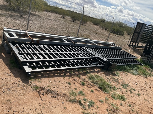 (3) Suihe 20' Farm Metal Driveway Gates - Unused