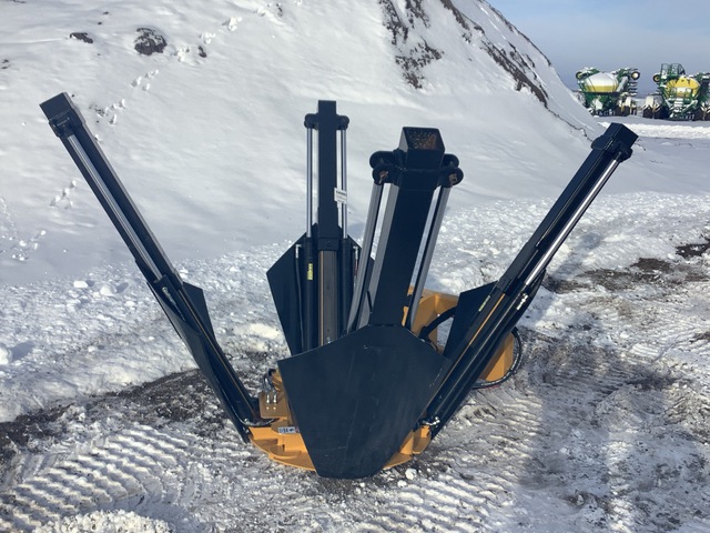 44 in tree spade c/w remote (Unused)