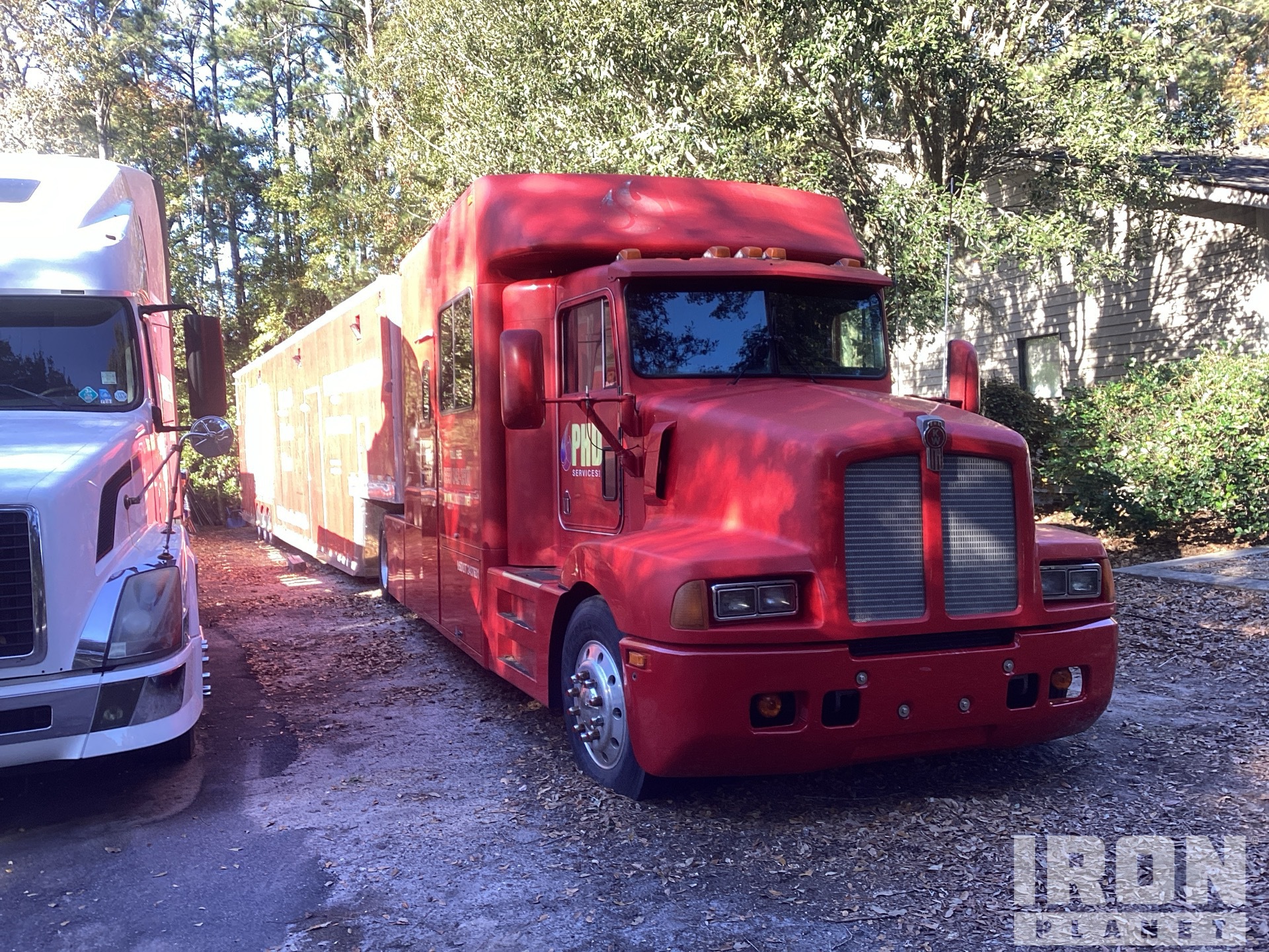 1991 Kenworth T400 4x2 single axle tractor T/A Sleeper Truck