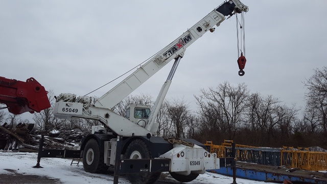 2000 Grove RT750 Rough Terrain Crane 2000 Grove RT750 Rough Terrain Crane