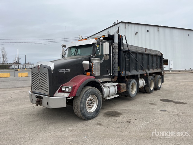 Camion Américain KENWORTH T800 8x6 En Boite Vitrine Avec Semi Surbaissee Extensible 3 3 3