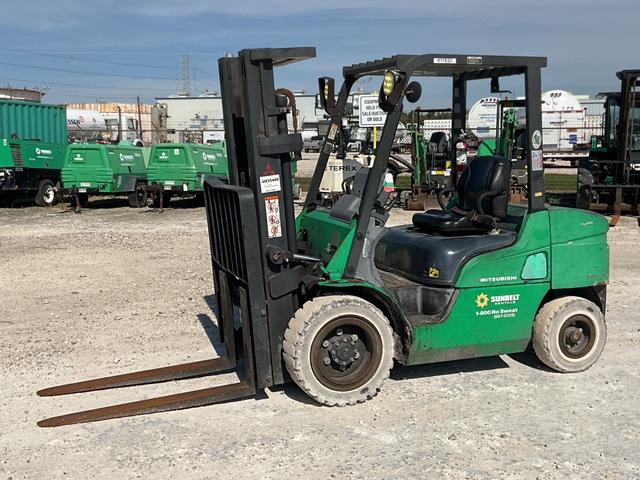 2015 Mitsubishi FD30N