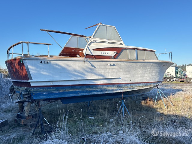 1964 Owens 31 ft Cuddy Cabin Boat (Inoperable) in Vancouver