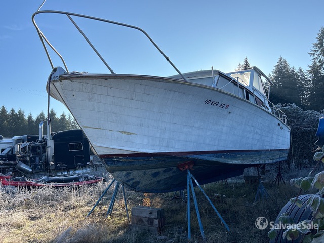 1964 Owens 31 ft Cuddy Cabin Boat (Inoperable) in Vancouver