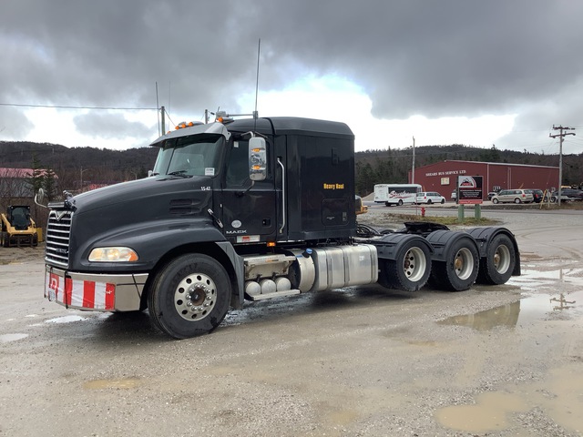 2015 Mack Pinnacle 600 6x4 Heavy Haul Tri/A Day Cab Truck Tractor