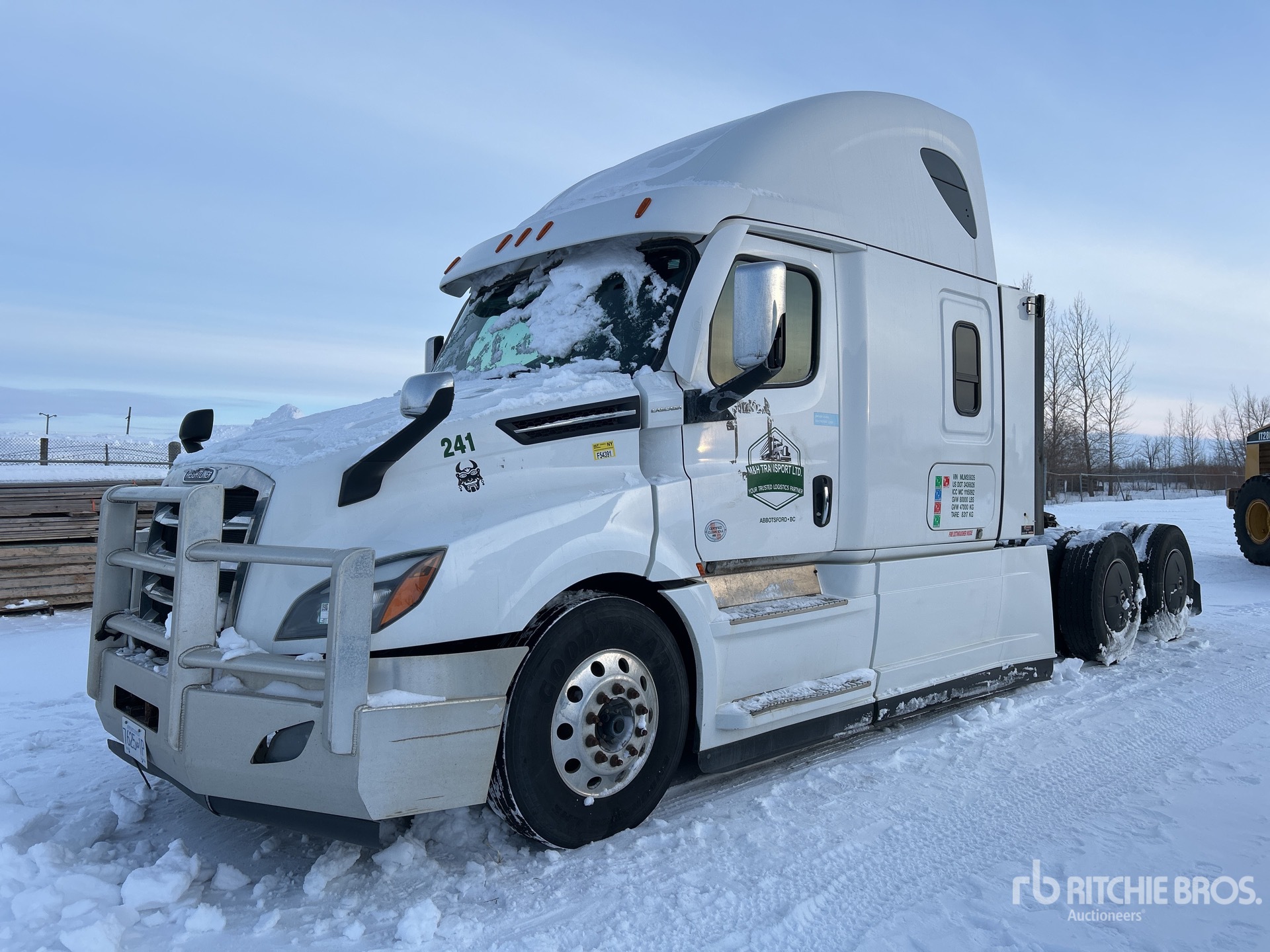 2021 Freightliner Cascadia 126 6x4 T/A Sleeper Truck Tractor
