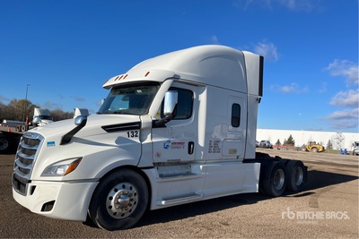 2020 Freightliner Cascadia 126 6x4 T/A Sleeper Truck Tractor